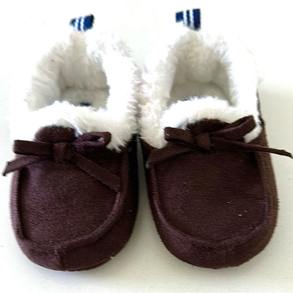 NWOT Nautica Brown Kids Moccasins with White Fur